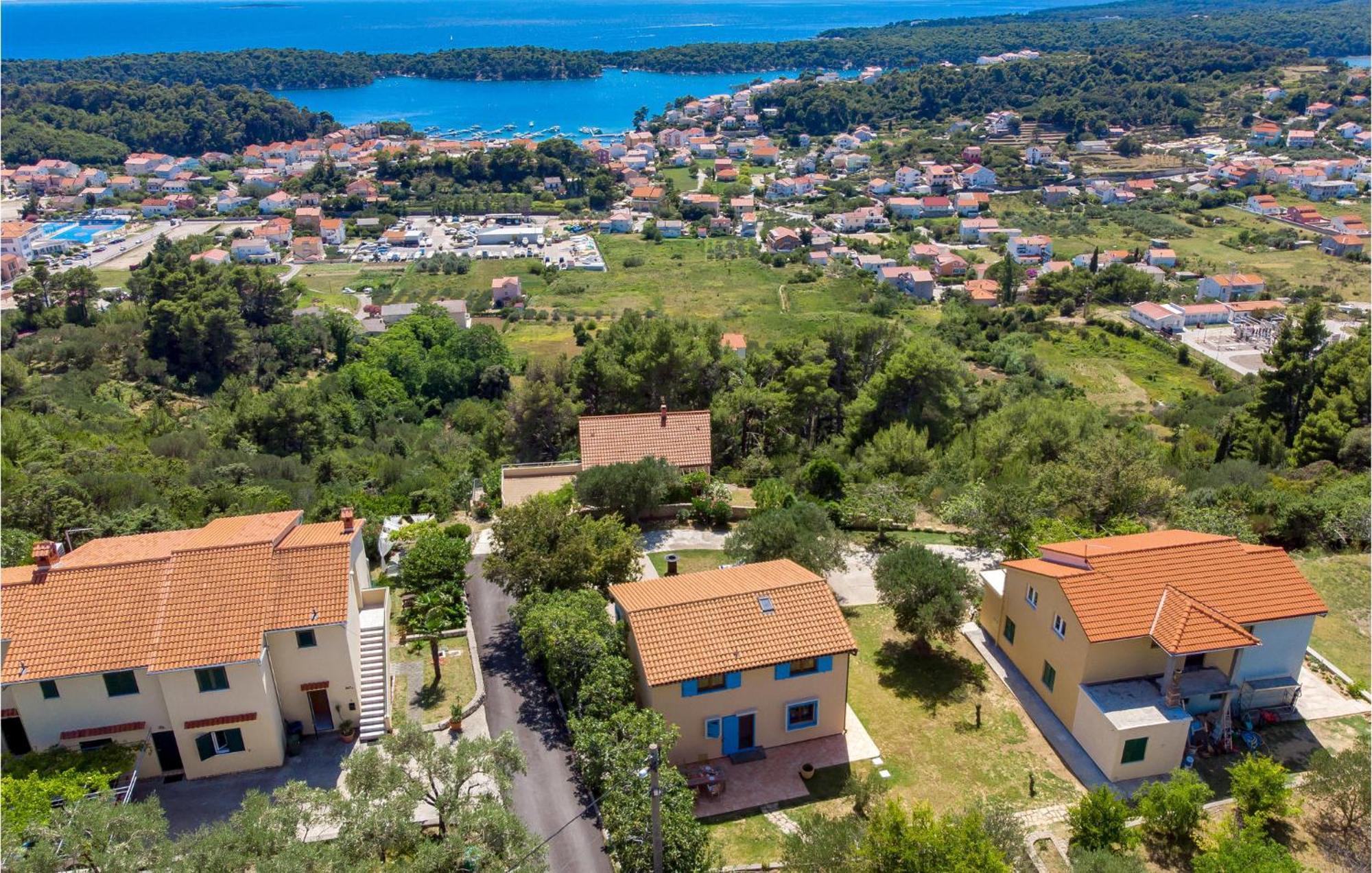 3 Bedroom Cozy Home In Palit Exterior foto
