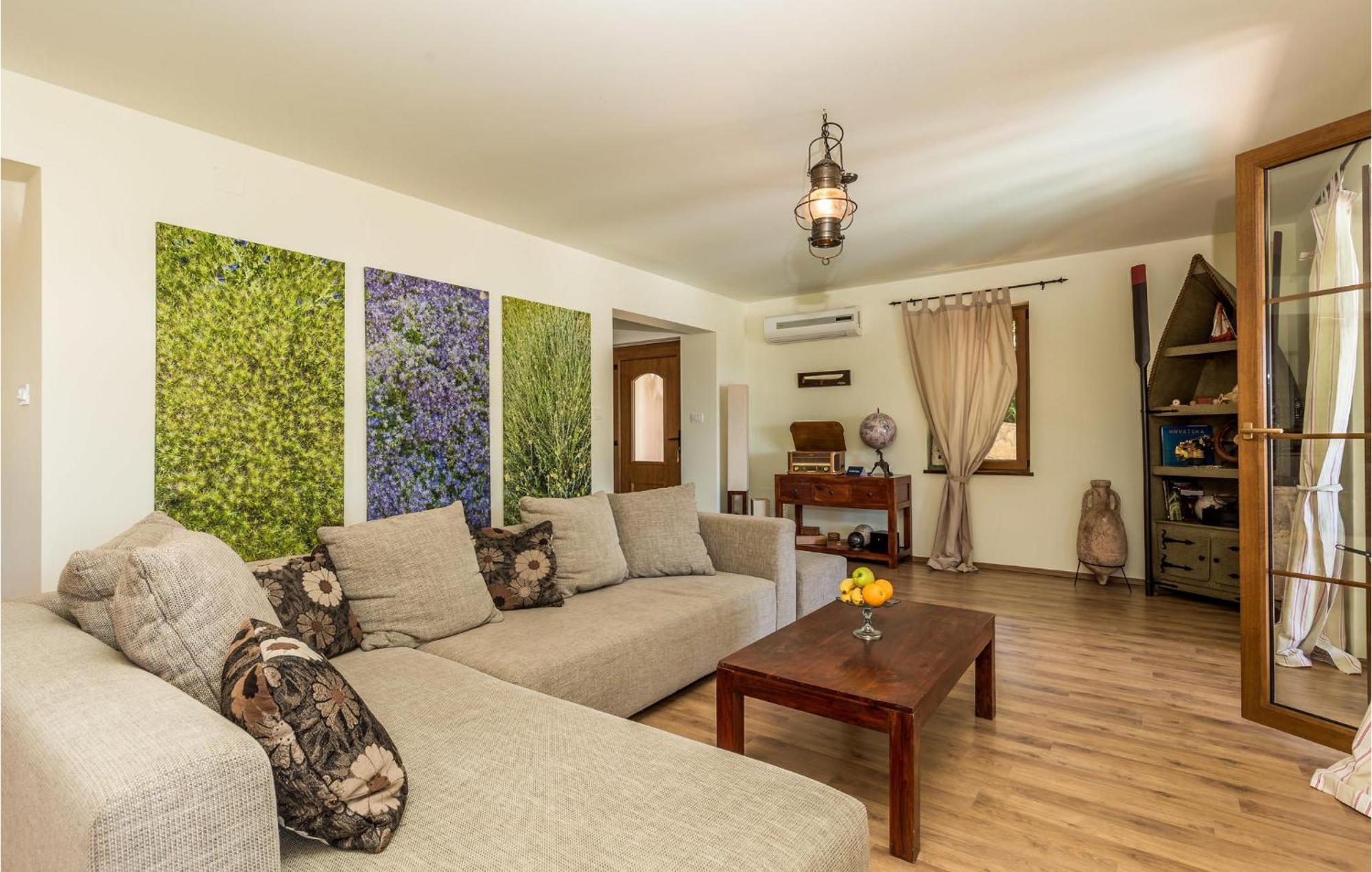 3 Bedroom Cozy Home In Palit Exterior foto