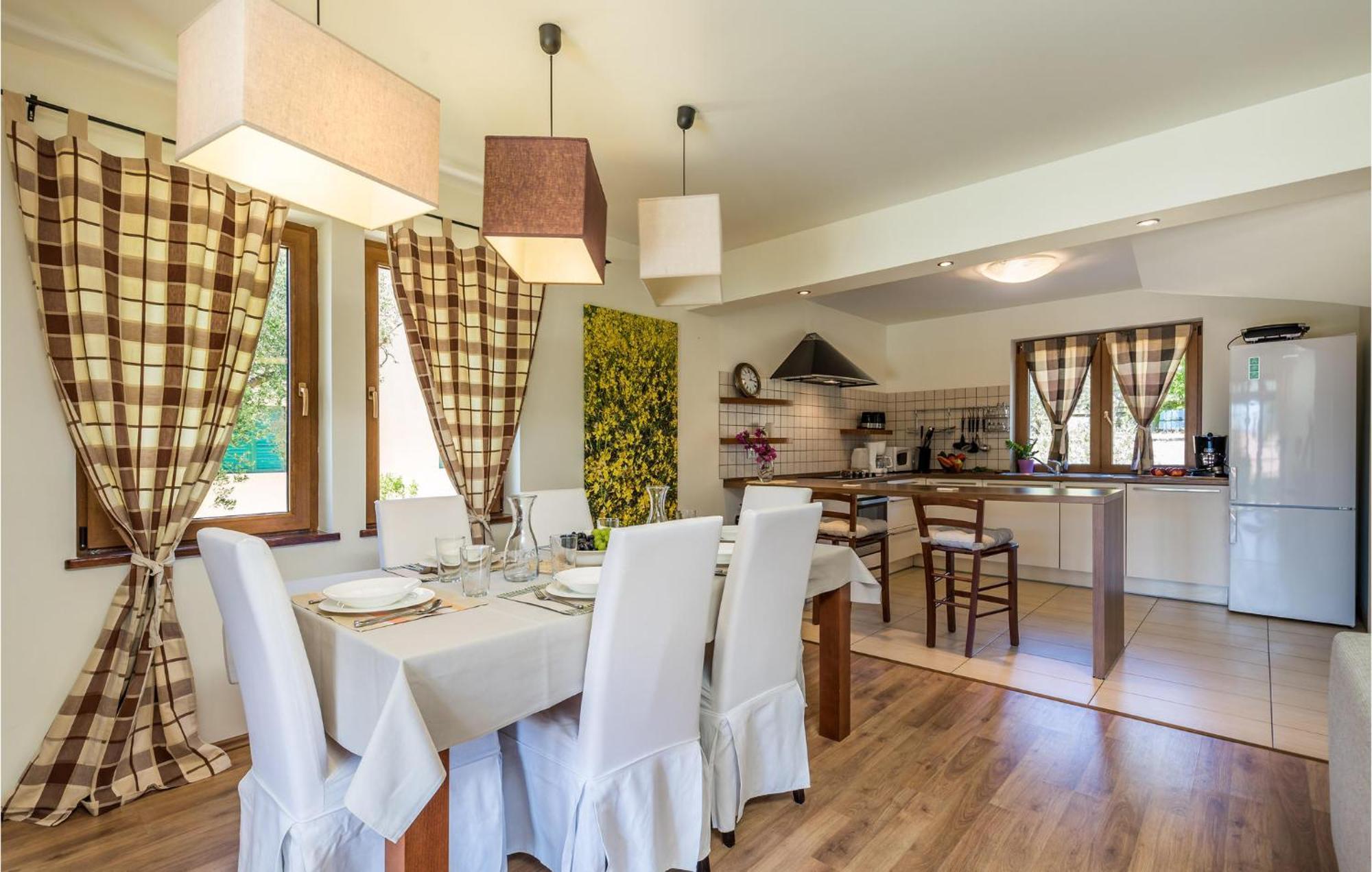 3 Bedroom Cozy Home In Palit Exterior foto