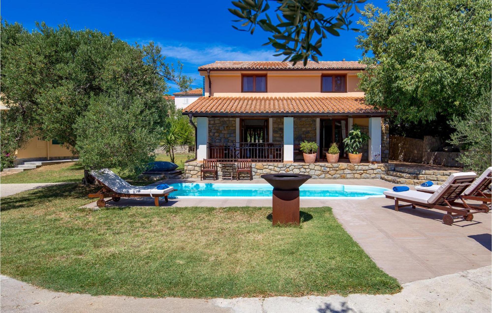 3 Bedroom Cozy Home In Palit Exterior foto