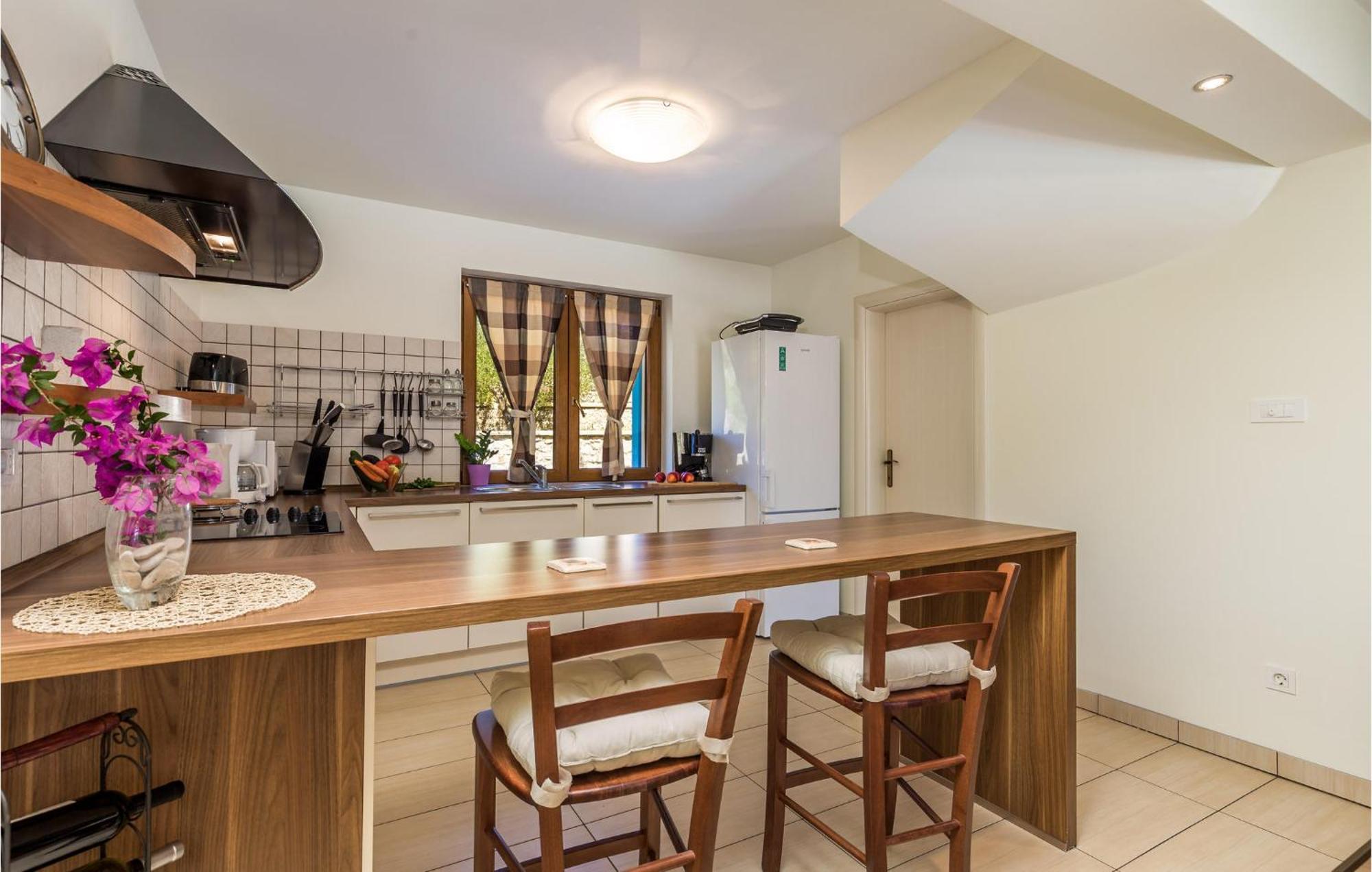 3 Bedroom Cozy Home In Palit Exterior foto