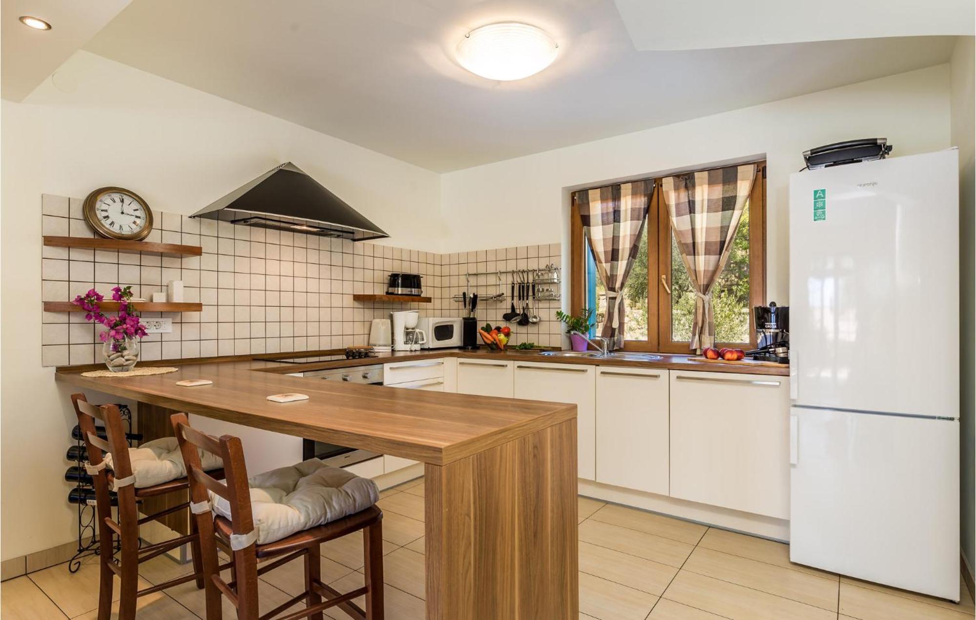 3 Bedroom Cozy Home In Palit Exterior foto
